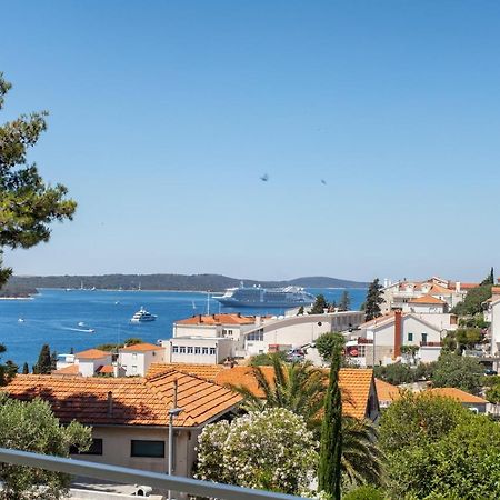 Apartments Luksa - Zf Hvar Hvar Town Luaran gambar