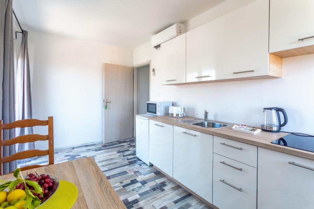 Apartments Luksa - Zf Hvar Hvar Town Luaran gambar