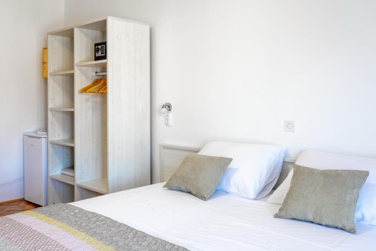 Apartments Luksa - Zf Hvar Hvar Town Luaran gambar