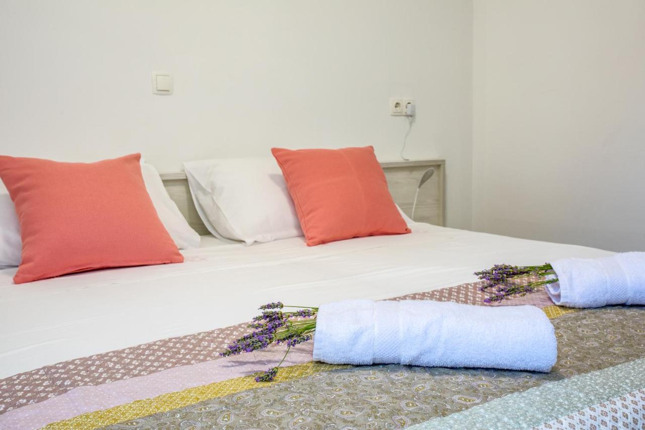 Apartments Luksa - Zf Hvar Hvar Town Luaran gambar