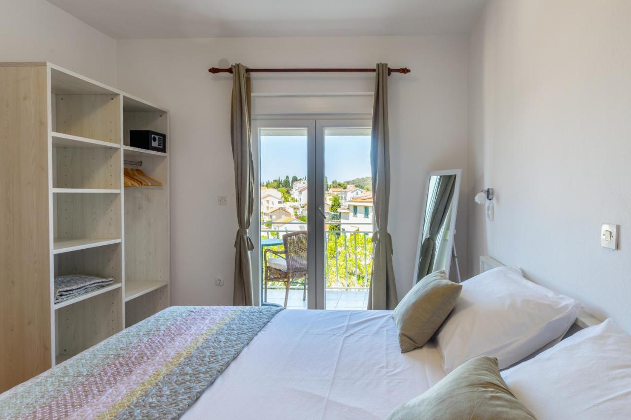 Apartments Luksa - Zf Hvar Hvar Town Luaran gambar