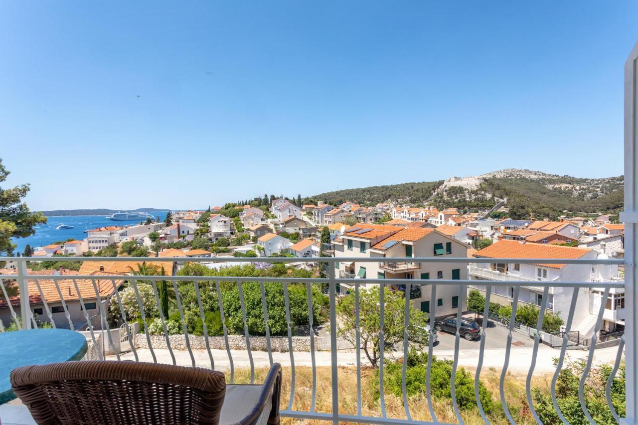 Apartments Luksa - Zf Hvar Hvar Town Luaran gambar