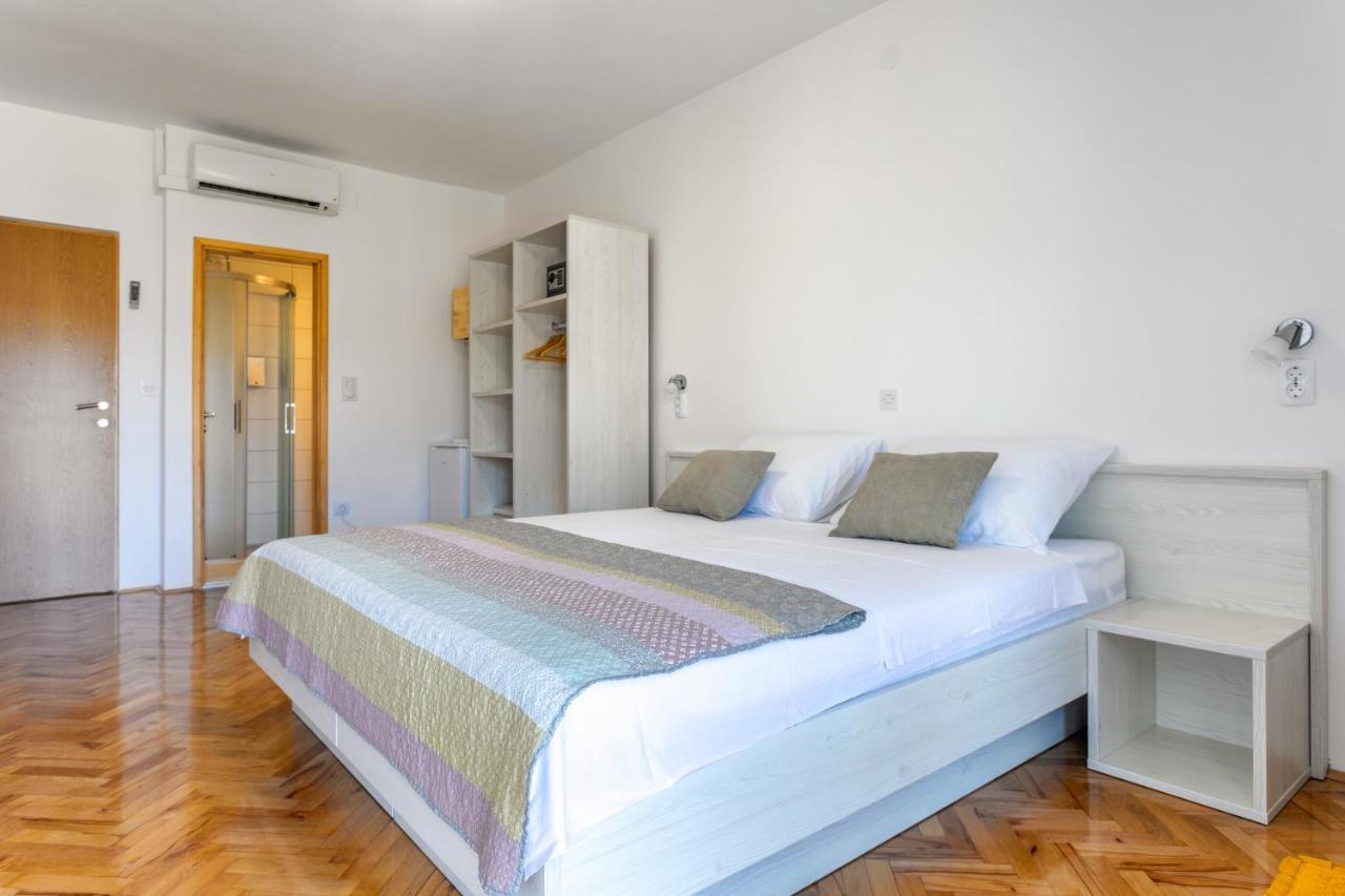 Apartments Luksa - Zf Hvar Hvar Town Luaran gambar
