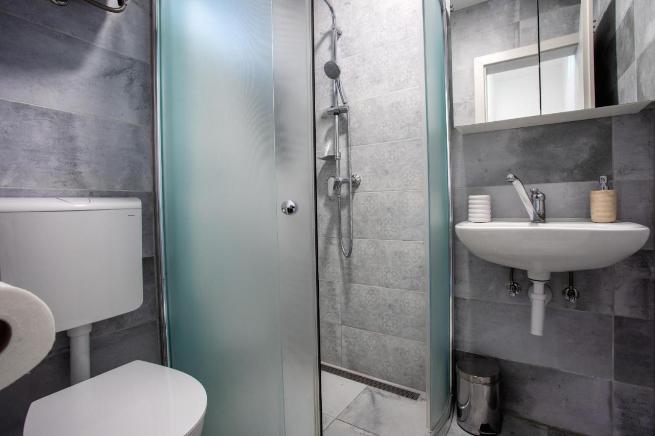 Apartments Luksa - Zf Hvar Hvar Town Luaran gambar