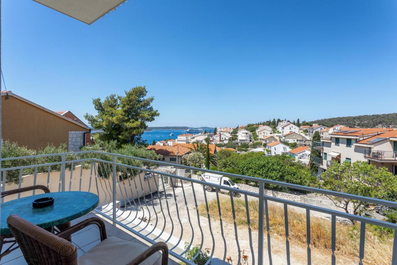 Apartments Luksa - Zf Hvar Hvar Town Luaran gambar