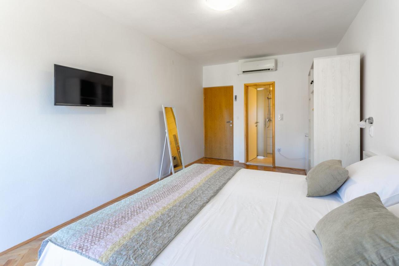 Apartments Luksa - Zf Hvar Hvar Town Luaran gambar